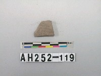 藏品(灰色泥質陶片)的圖片